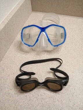 Bundle Lot of 2 Swimming Goggles Speedo / Cayman Tested and Working Condition